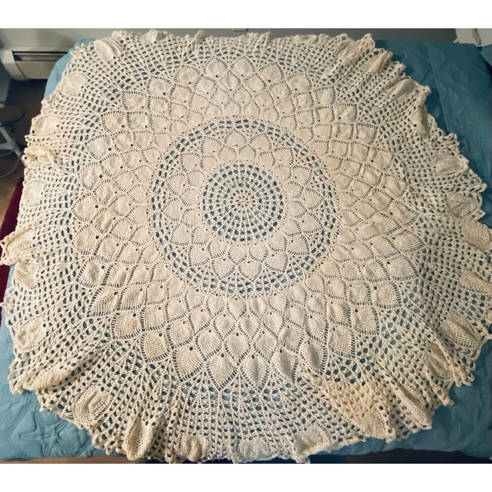 Handmade Crocheted Round Pineapple Scalloped Table Topper 60” Diameter Vtg Ecru - Picture 6 of 6